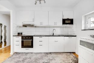 Bright Apartment Close To Nature Stockholm City