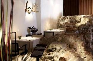 Collector's Victory Hotel