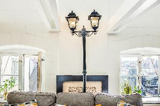 Giant 4 BDR Penthouse Lifestyle Loft in Old Town