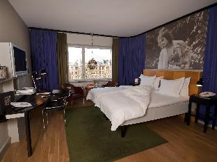 Hotel Rival